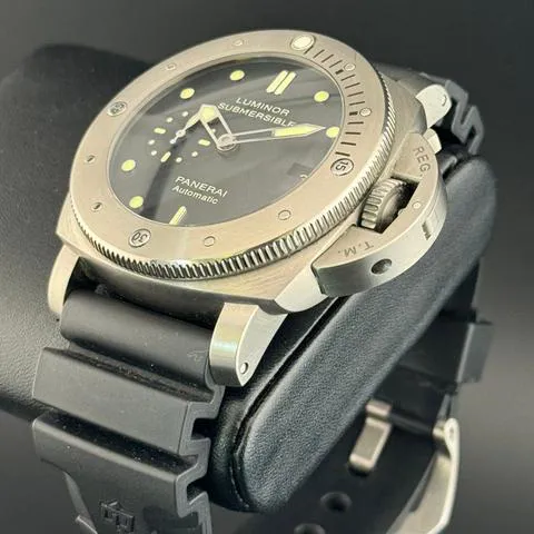 Panerai Submersible PAM 00305 47mm Titanium Black 6