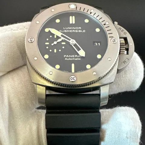 Panerai Submersible PAM 00305 47mm Titanium Black 9