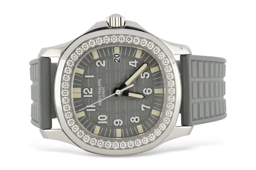 Patek Philippe Aquanaut 5067A-018 35.5mm Stainless steel and diamond-set