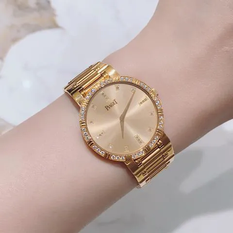 Piaget Dancer G0A28530 31mm Rose gold Champagne