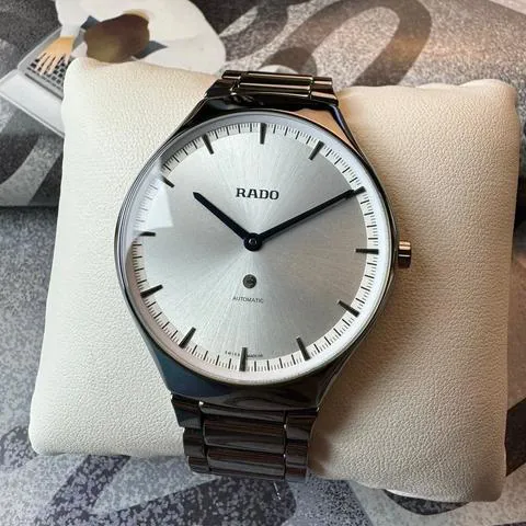 Rado True Thinline R27972102 40mm Ceramic Silver