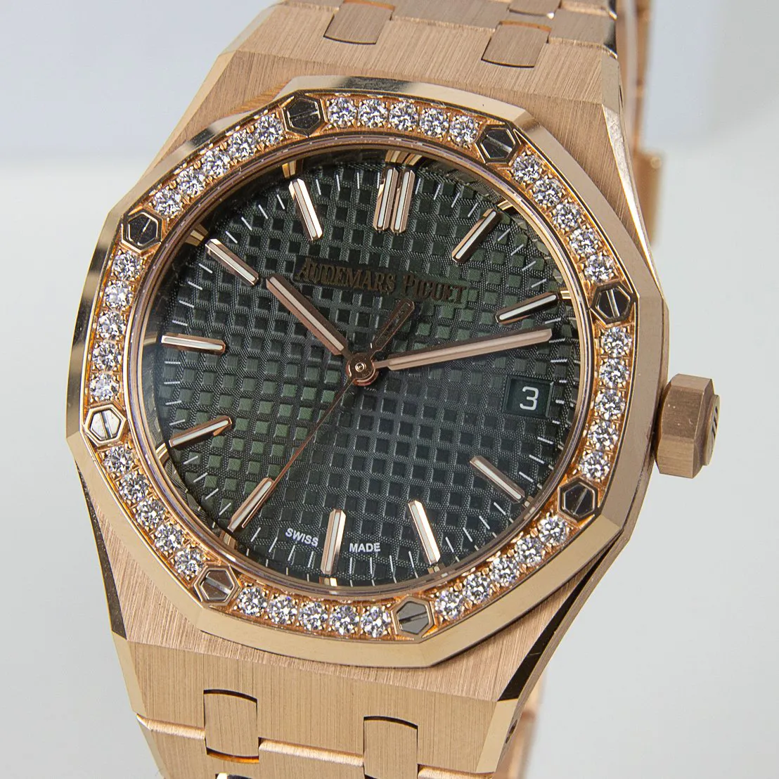 Audemars Piguet Royal Oak 15551OR.ZZ.1356OR.06 37mm Rose gold and 18k rose gold Green 3