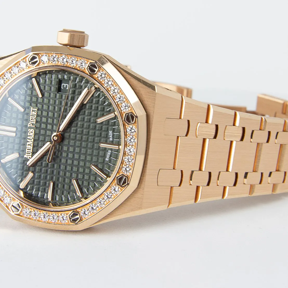 Audemars Piguet Royal Oak 15551OR.ZZ.1356OR.06 37mm Rose gold and 18k rose gold Green 6