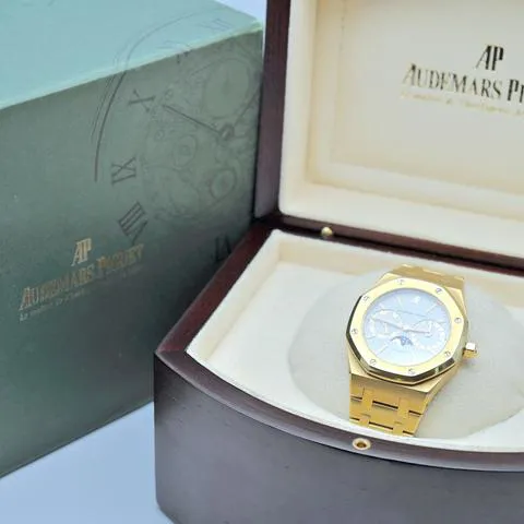 Audemars Piguet Royal Oak 25594BA 36mm Yellow gold White 11