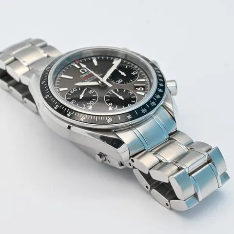 Omega Speedmaster Date 323.30.40.40.06.001 40mm Stainless steel Gray 12