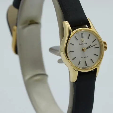 Omega 20mm Yellow gold 2