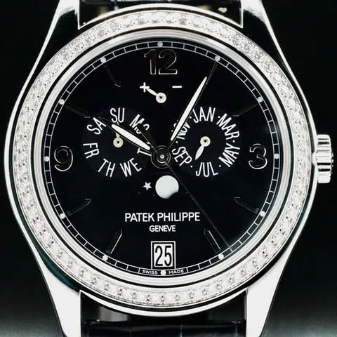 Patek Philippe Annual Calendar 5147G-001 39mm White gold and 18k white gold Blue