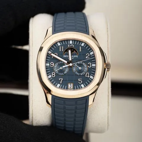 Patek Philippe Aquanaut 5261R-001 40mm Rose gold Blue 4