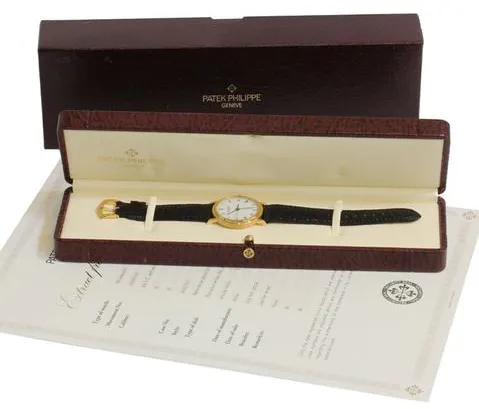 Patek Philippe Calatrava 3802/200 33mm Yellow gold White 5