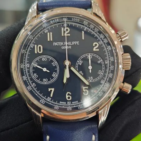 Patek Philippe Chronograph 5172G-001 41mm White gold Blue