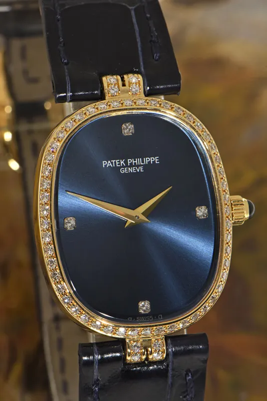 Patek Philippe Ellipse 4882 23mm Yellow gold Gold 4