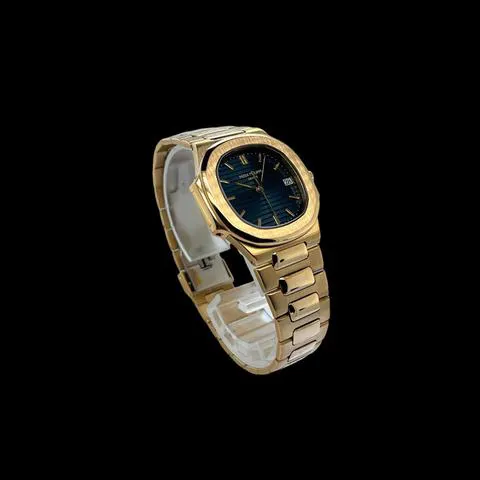 Patek Philippe Nautilus 3900 33mm Yellow gold Blue 4