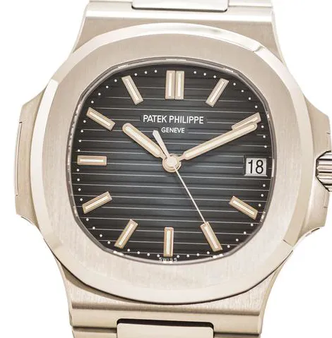 Patek Philippe Nautilus 5711/1A-010 40mm Stainless steel Blue