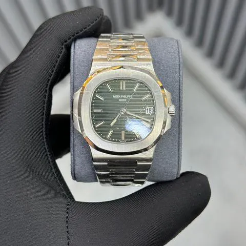 Patek Philippe Nautilus 5711/1A-014 40mm Stainless steel Green