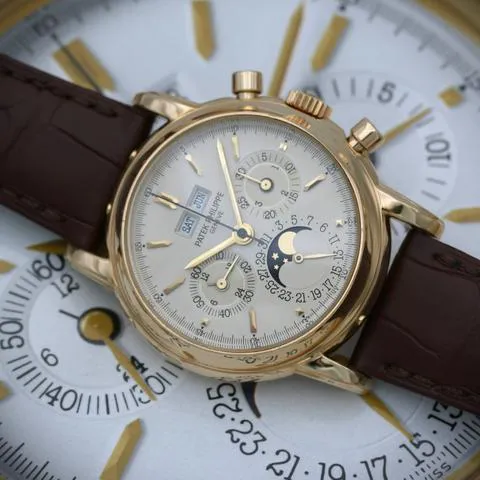 Patek Philippe Perpetual Calendar Chronograph 3970E 36mm Yellow gold Silver 2