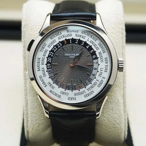 Patek Philippe World Time 5230G-001 38.5mm White gold Gray