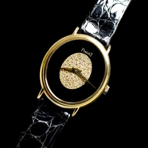 Piaget 9822 24mm Yellow gold Black