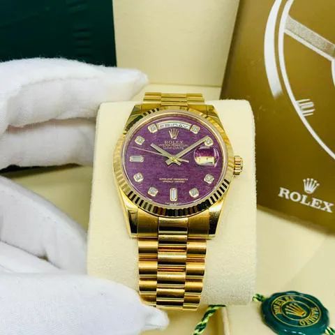 Rolex Day-Date 36 118238 36mm Yellow gold White