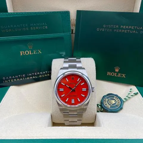 Rolex Oyster Perpetual 41 124300 41mm Stainless steel Red