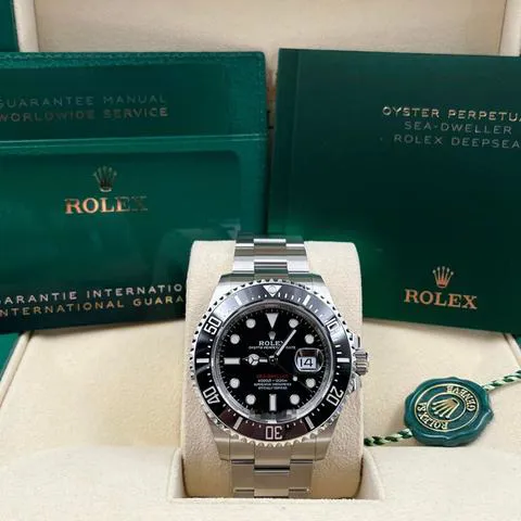 Rolex Sea-Dweller 126600 43mm Stainless steel Black