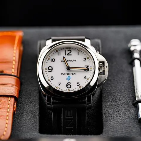 Panerai Luminor PAM 00775 44mm Stainless steel White 11