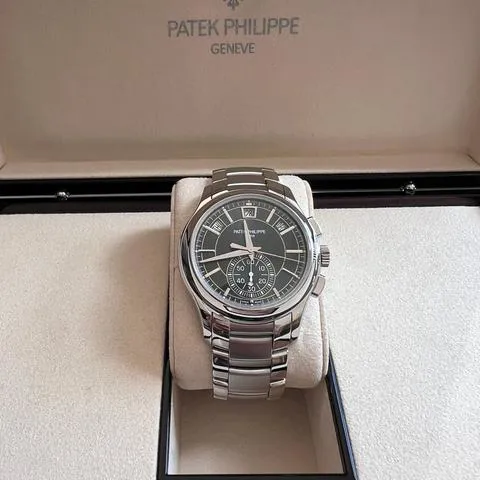 Patek Philippe Annual Calendar Chronograph 5905/1A-001 42mm Stainless steel Green 7