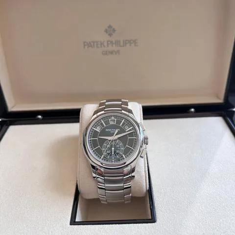 Patek Philippe Annual Calendar Chronograph 5905/1A-001 42mm Stainless steel Green 4