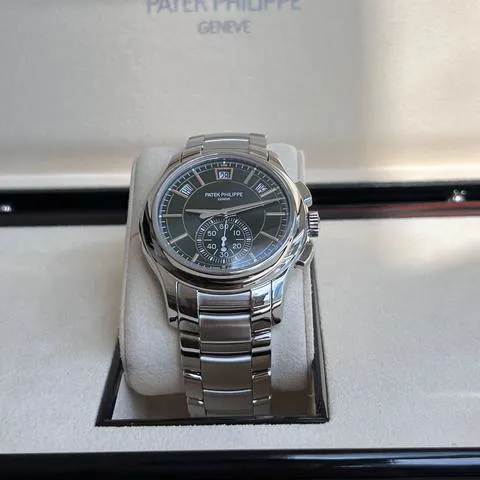 Patek Philippe Annual Calendar Chronograph 5905/1A-001 42mm Stainless steel Green 1