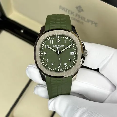 Patek Philippe Aquanaut 5168G-010 42mm White gold Green