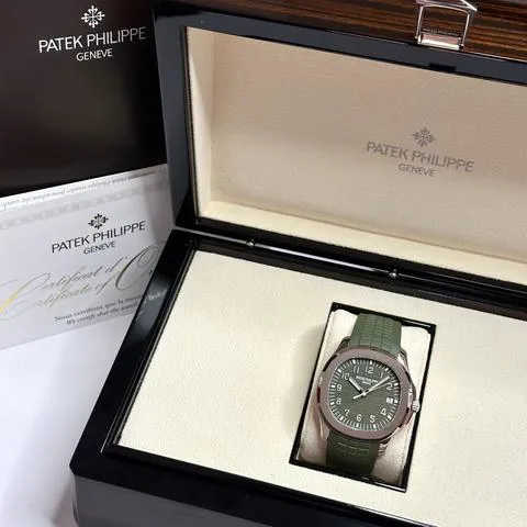 Patek Philippe Aquanaut 5168G-010 42mm White gold Green 3