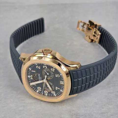 Patek Philippe Aquanaut 5261R-001 40mm Rose gold Blue 3