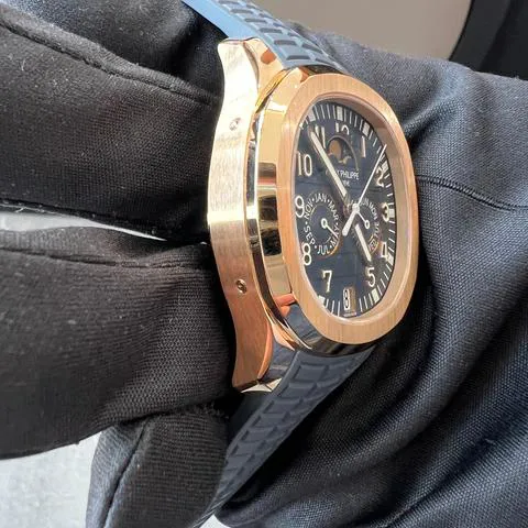 Patek Philippe Aquanaut 5261R-001 40mm Rose gold Blue 6