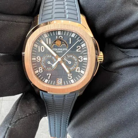 Patek Philippe Aquanaut 5261R-001 40mm Rose gold Blue 9