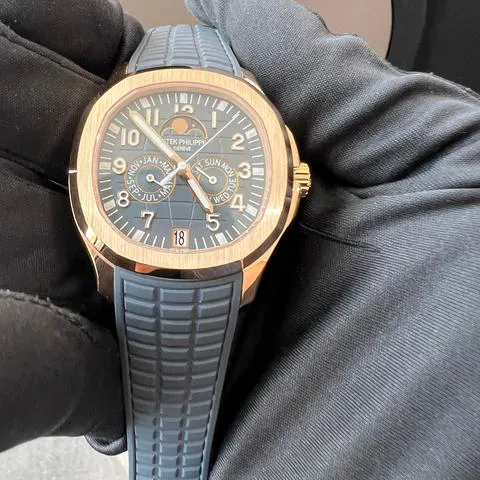 Patek Philippe Aquanaut 5261R-001 40mm Rose gold Blue 4