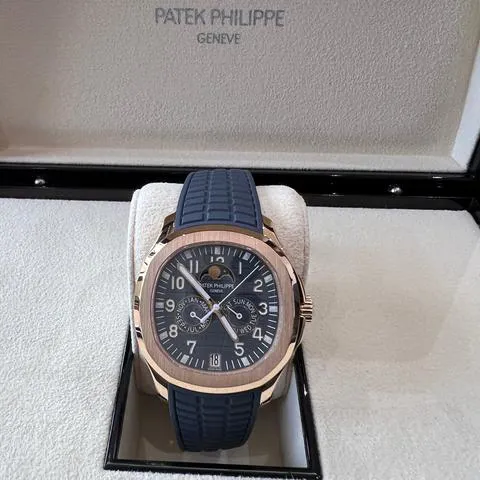 Patek Philippe Aquanaut 5261R-001 40mm Rose gold Blue 11