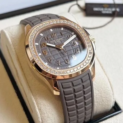 Patek Philippe Aquanaut 5268/200R-010 39mm Rose gold Brown 2