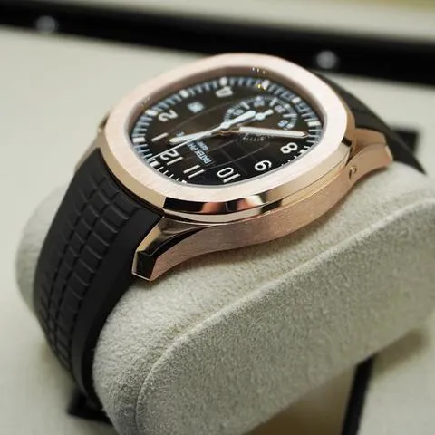 Patek Philippe Aquanaut 5968R-001 42mm Rose gold Brown 1