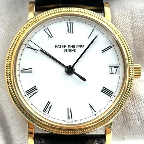 Patek Philippe Calatrava 3802/200 33mm Yellow gold White