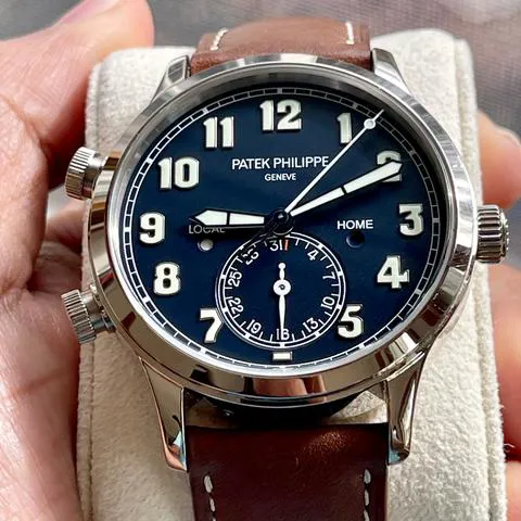 Patek Philippe Calatrava Pilot Travel Time 5524G-001 42mm White gold Blue