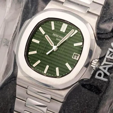 Patek Philippe Nautilus 5711/1A-014 40mm Stainless steel Green