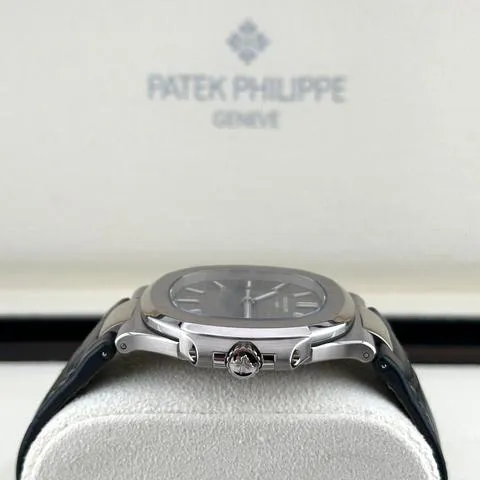 Patek Philippe Nautilus 5711G-001 40mm White gold Gray 3