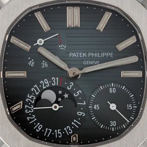 Patek Philippe Nautilus 5712/1A 40mm Stainless steel Blue 2