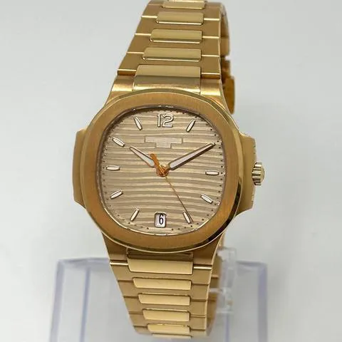 Patek Philippe Nautilus 7118/1R-010 35mm Rose gold Brown