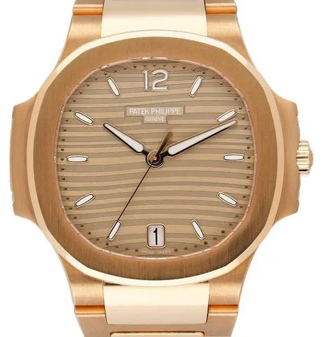 Patek Philippe Nautilus 7118/1R-010 35mm Rose gold Brown