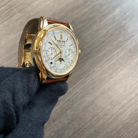 Patek Philippe Perpetual Calendar Chronograph 5270J-001 41mm Yellow gold Silver 2