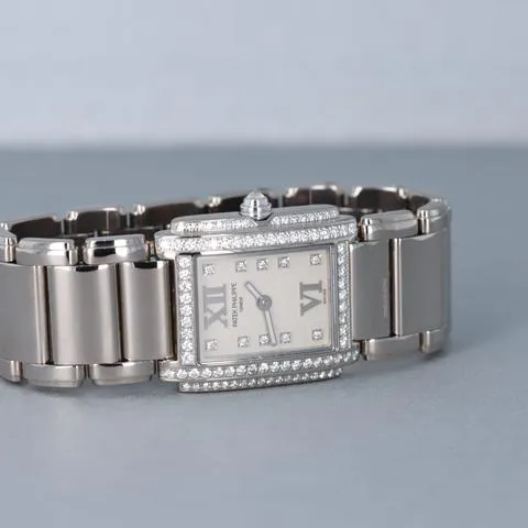 Patek Philippe Twenty~4 4908/200G-011 22mm White gold White 7