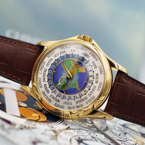 Patek Philippe World Time 5131J-001 39.5mm Yellow gold