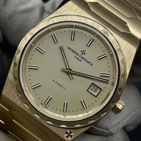 Vacheron Constantin Historiques 4200H/222J-B935 Yellow gold Champagne