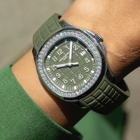 Patek Philippe Aquanaut 5267/200A-011 39mm Stainless steel Green