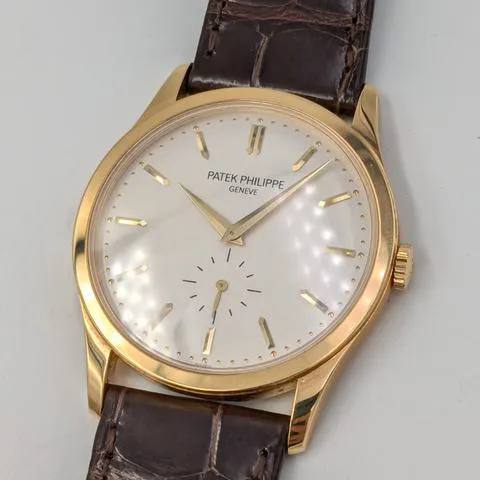 Patek Philippe Calatrava 5196J-001 37mm Yellow gold Silver